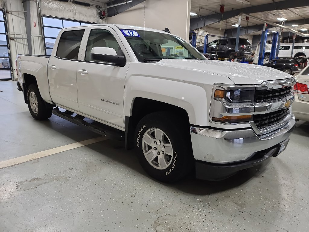 Used 2017 Chevrolet Silverado 1500 LT w/ Trailering Package image 4