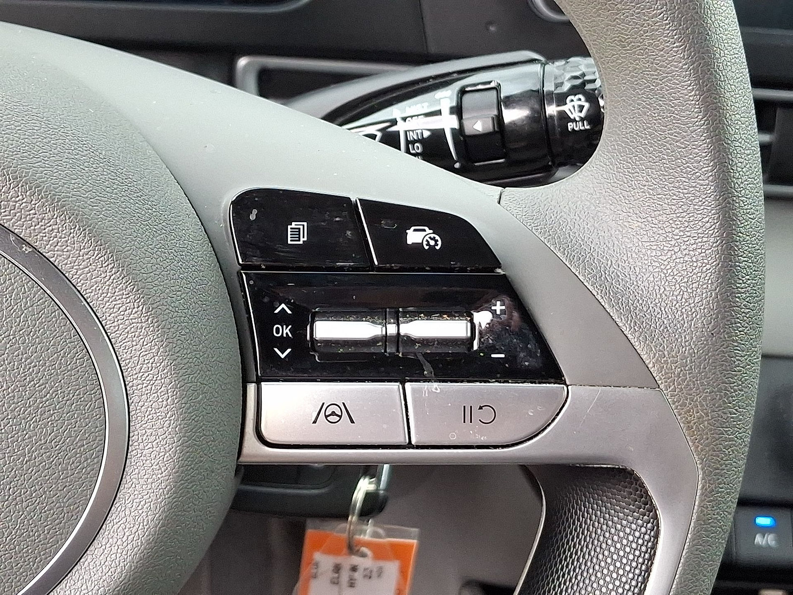 Certified 2025 Hyundai Elantra SE FWD image 24