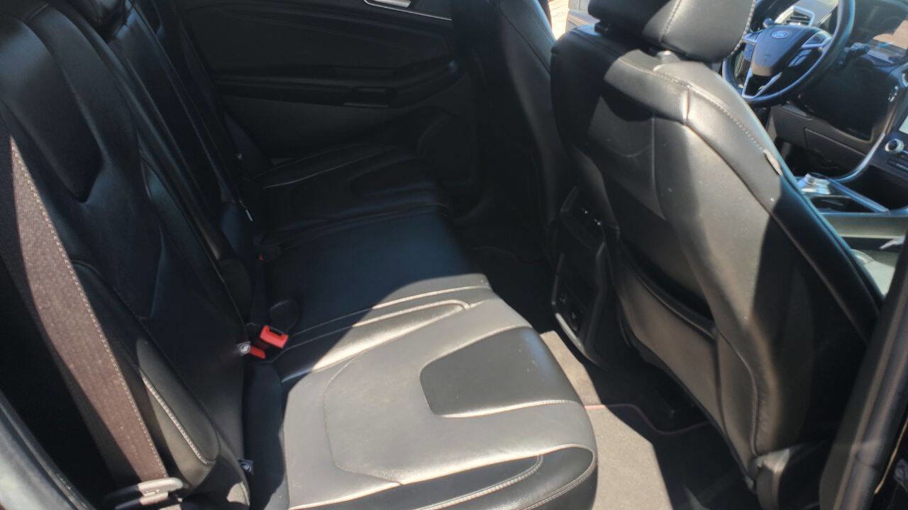 Used 2022 Ford Edge Titanium AWD/4WD image 25