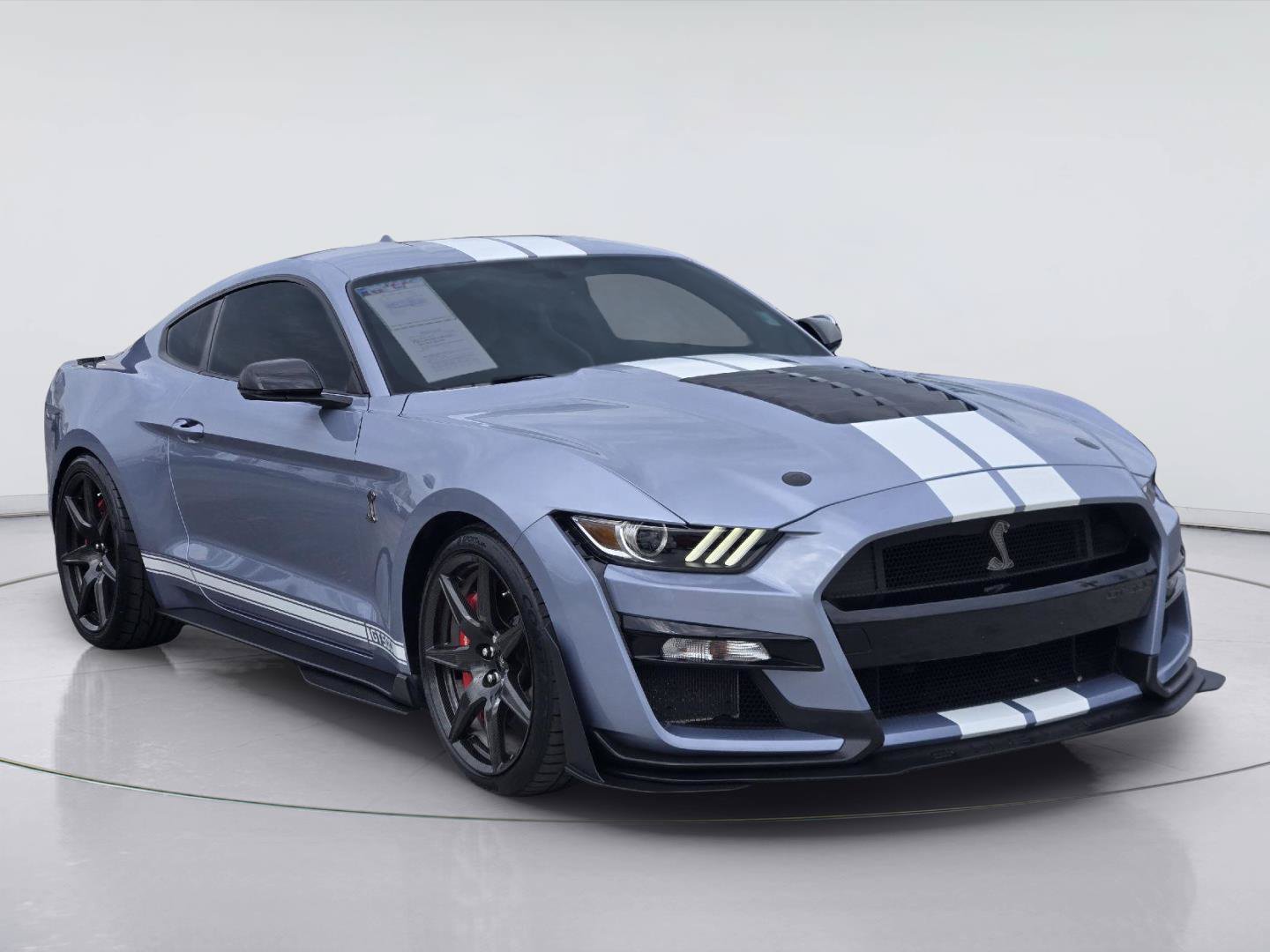 Used 2022 Ford Mustang Shelby GT500 w/ Carbon Fiber Track Pack RWD image 3