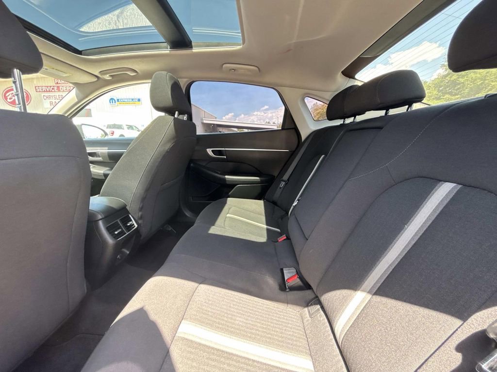 Used 2021 Hyundai Sonata SEL w/ Convenience Package image 11