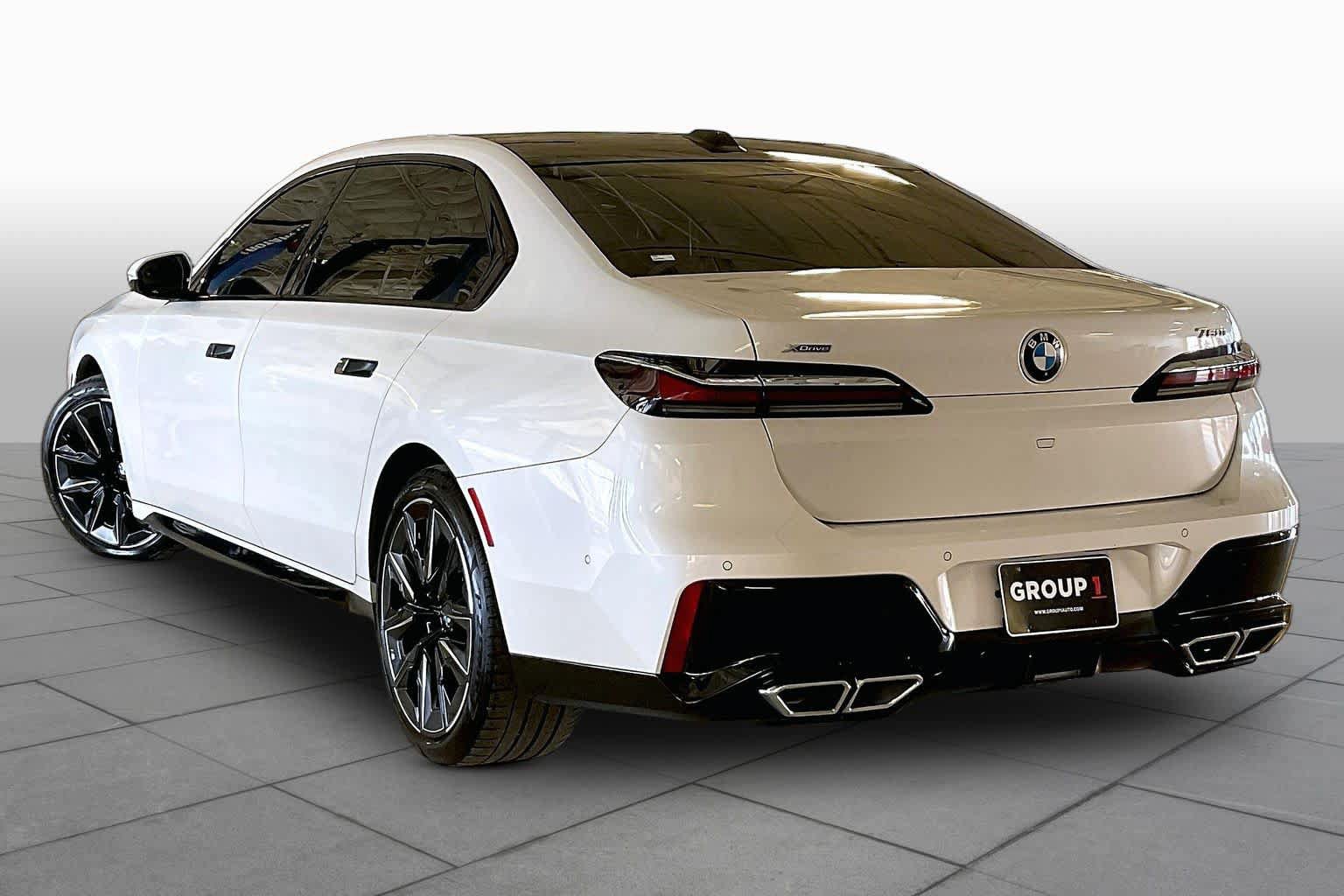 Used 2023 BMW 760i xDrive AWD/4WD image 11