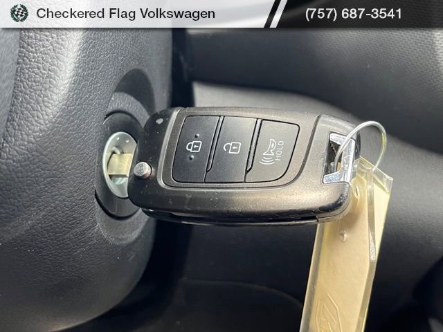 Used 2023 Hyundai Venue SEL w/ Cargo Package image 40