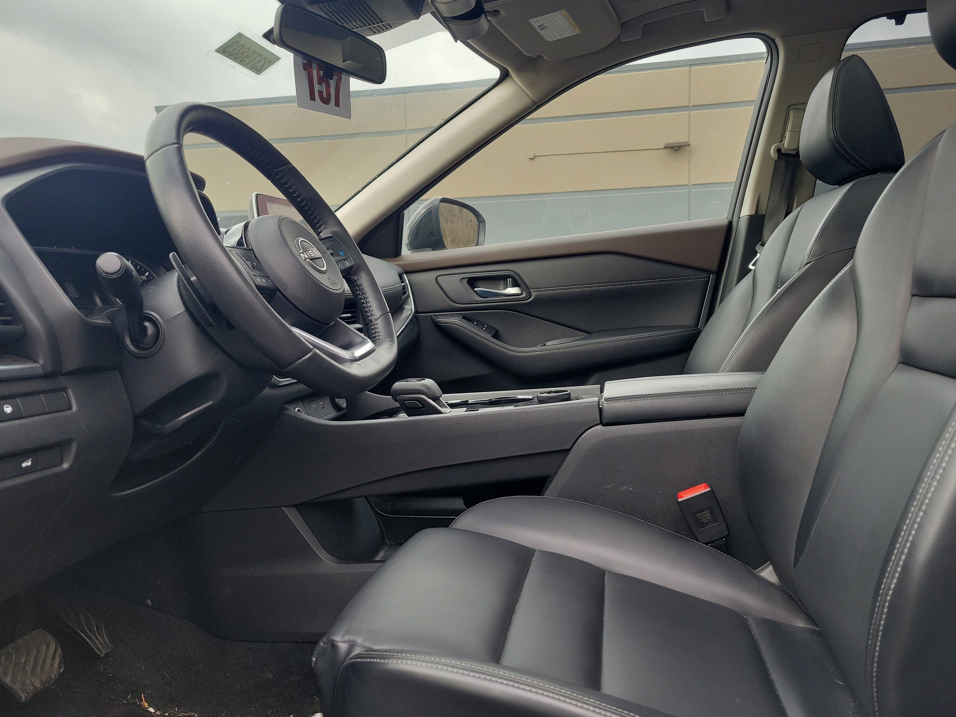 Used 2023 Nissan Rogue SV w/ SV Premium Package image 21