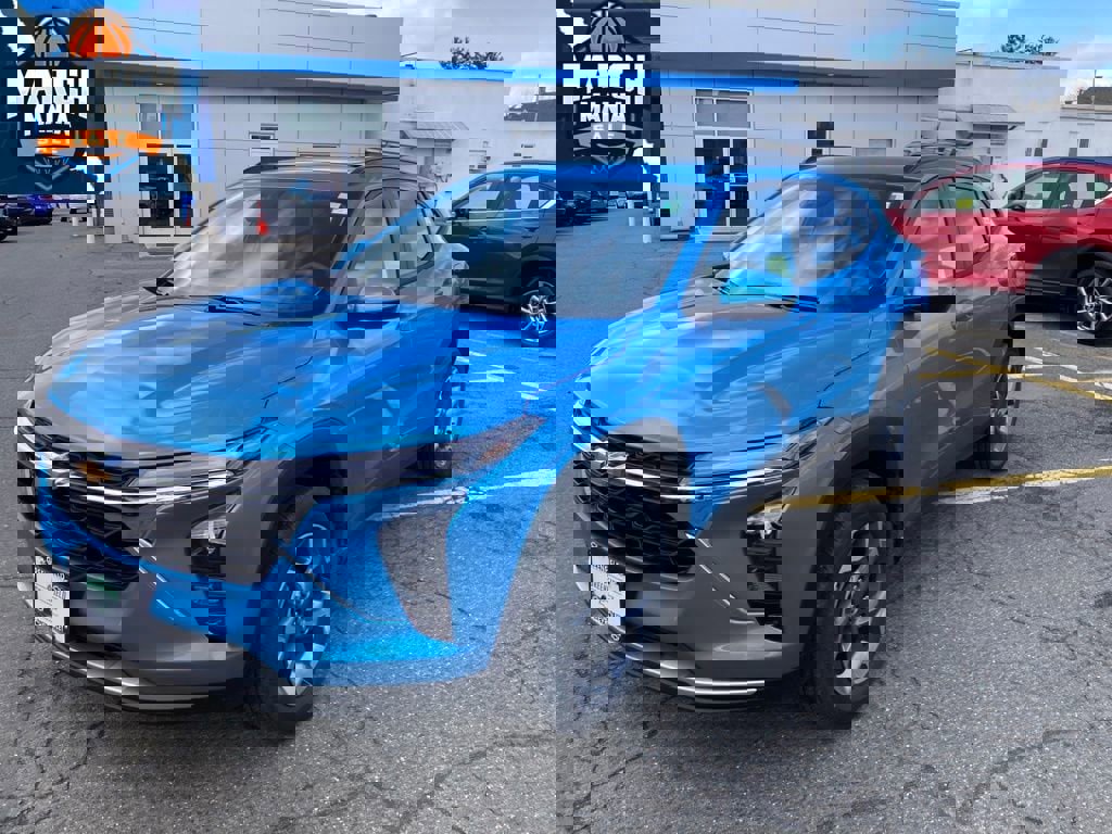 New 2026 Chevrolet Trax LT w/ Sunroof Package image 3