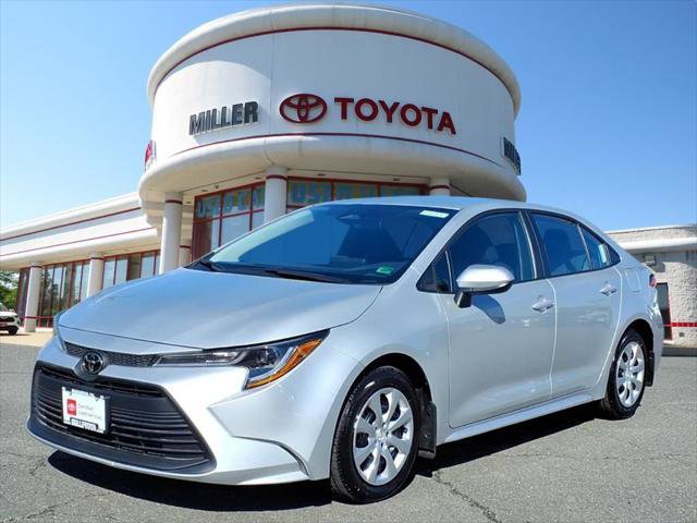 Certified 2025 Toyota Corolla LE image 1