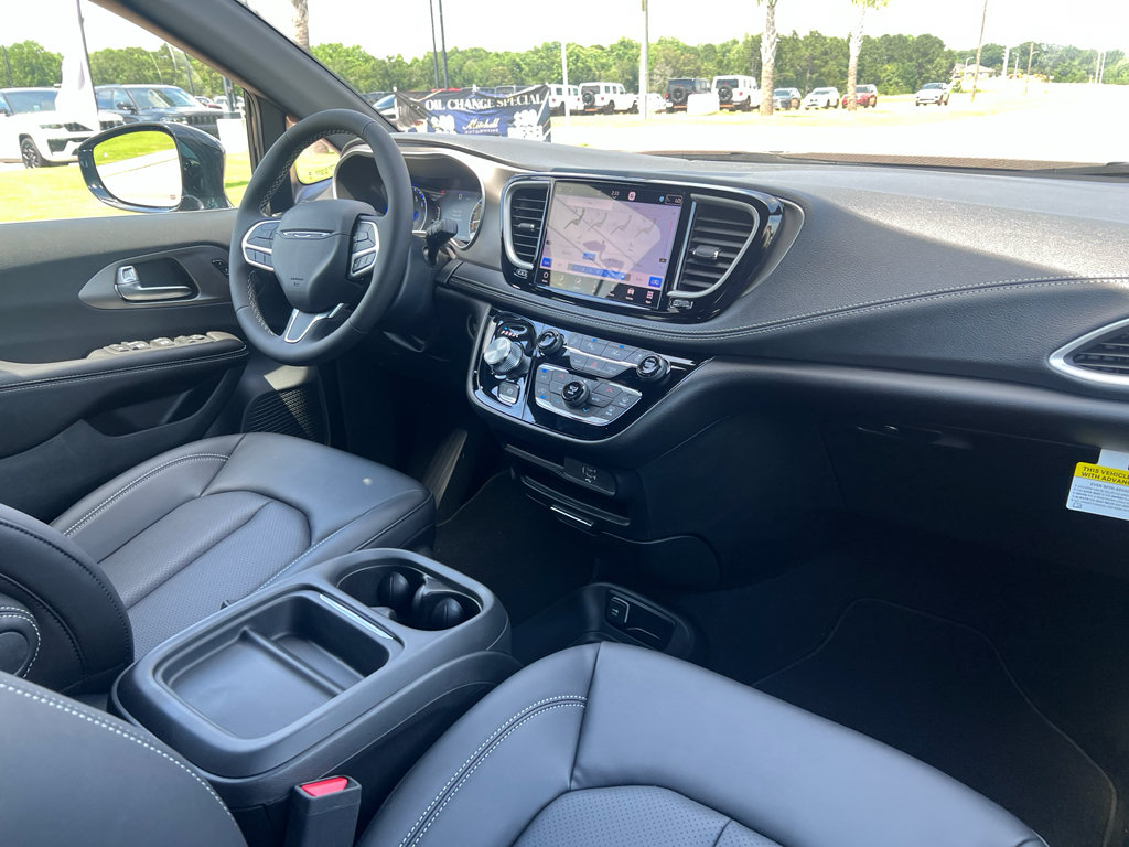 New 2027 Chrysler Pacifica Select w/ Family Tech Group FWD image 13
