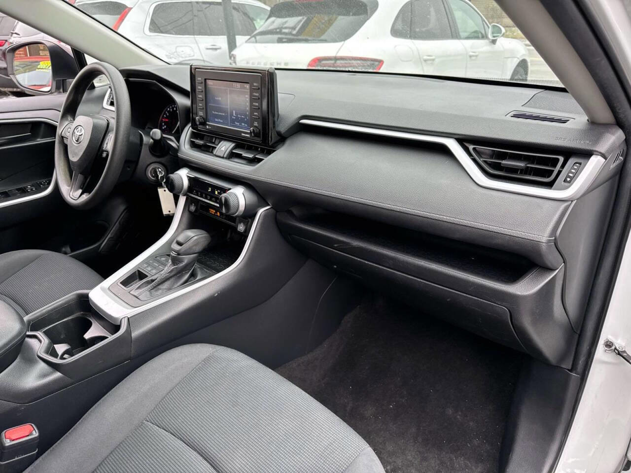 Used 2021 Toyota RAV4 LE w/ Carpet Mat Package (TMS) AWD/4WD image 10
