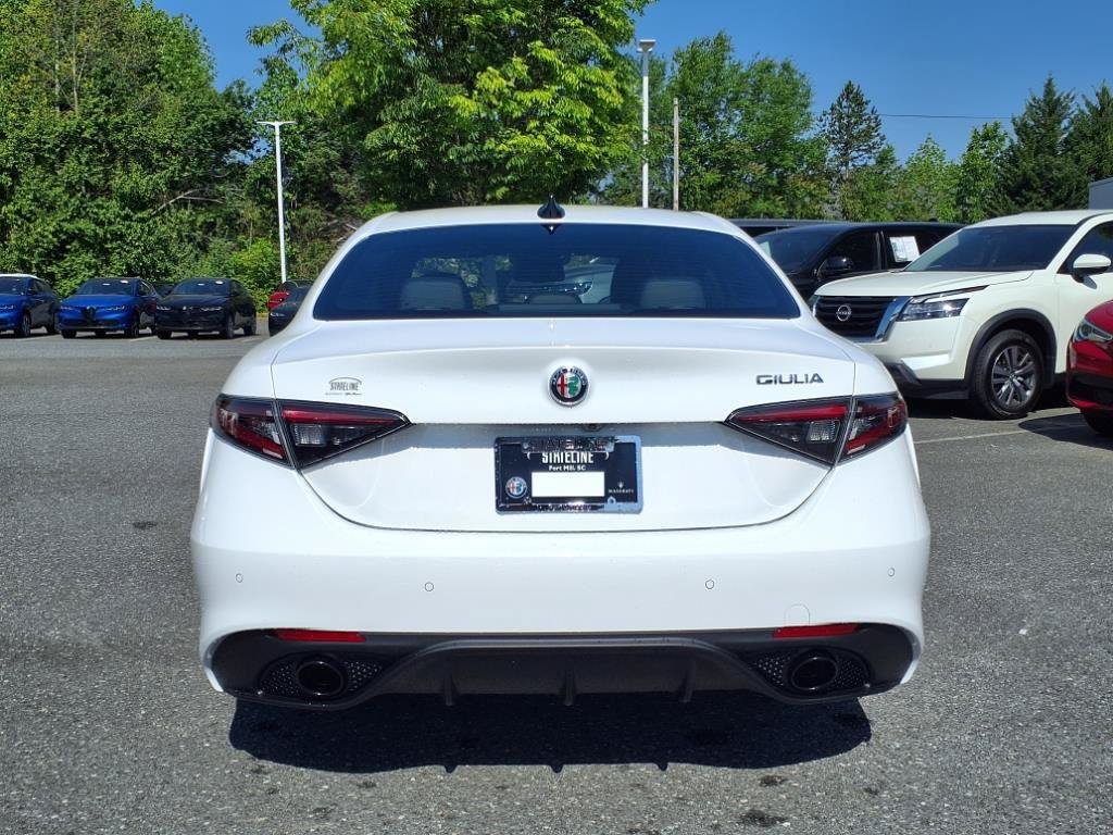 New 2025 Alfa Romeo Giulia w/ Driving Assist Package RWD image 20