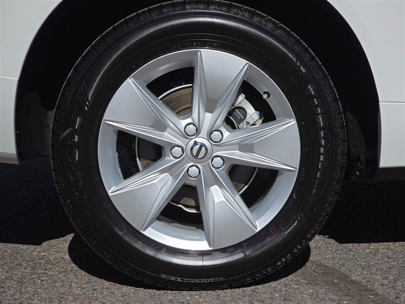 Used 2022 Volvo XC60 B5 Momentum AWD/4WD image 40