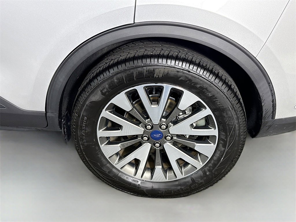 Used 2020 Ford Escape Titanium image 37