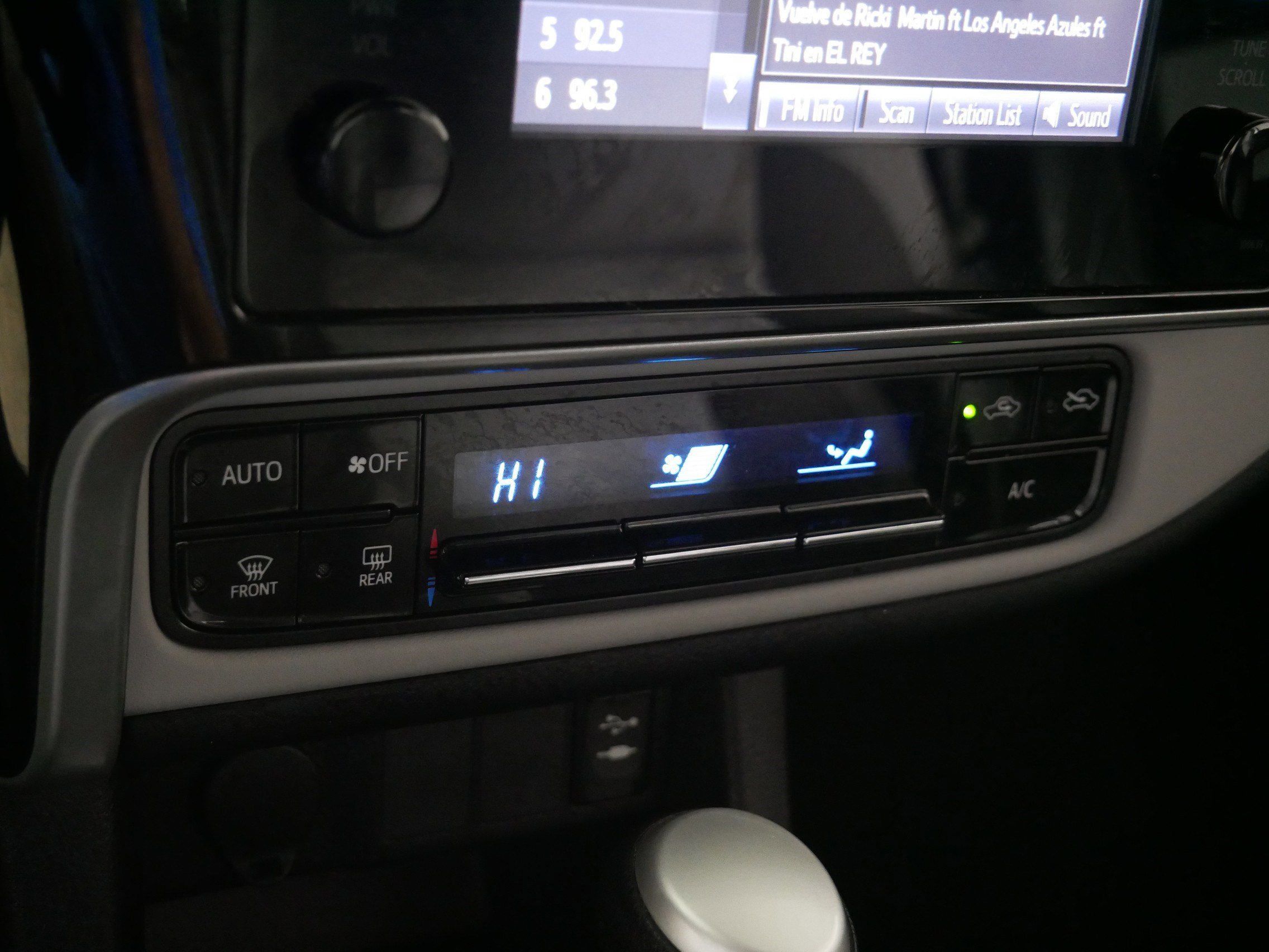 Used 2017 Toyota Corolla LE image 23