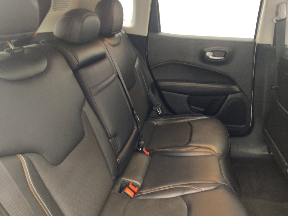 Used 2018 Jeep Compass Latitude w/ Popular Equipment Group AWD/4WD image 19