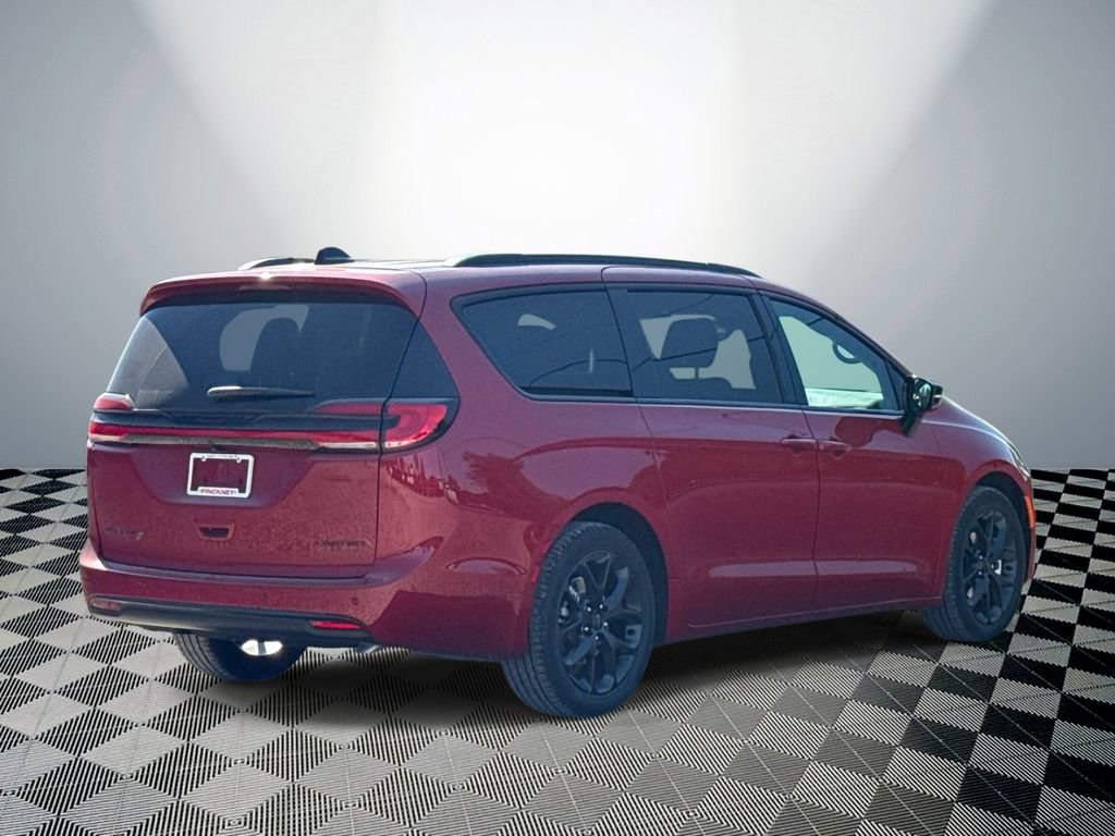New 2027 Chrysler Pacifica Limited w/ S Appearance Package FWD image 6