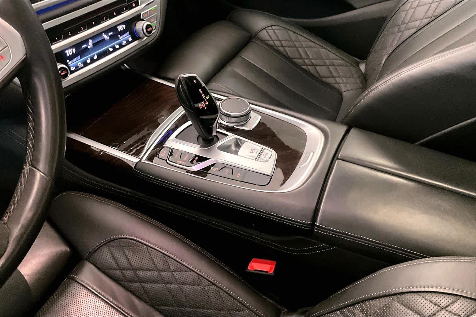 Used 2020 BMW 750i xDrive w/ M Sport Package AWD/4WD image 14