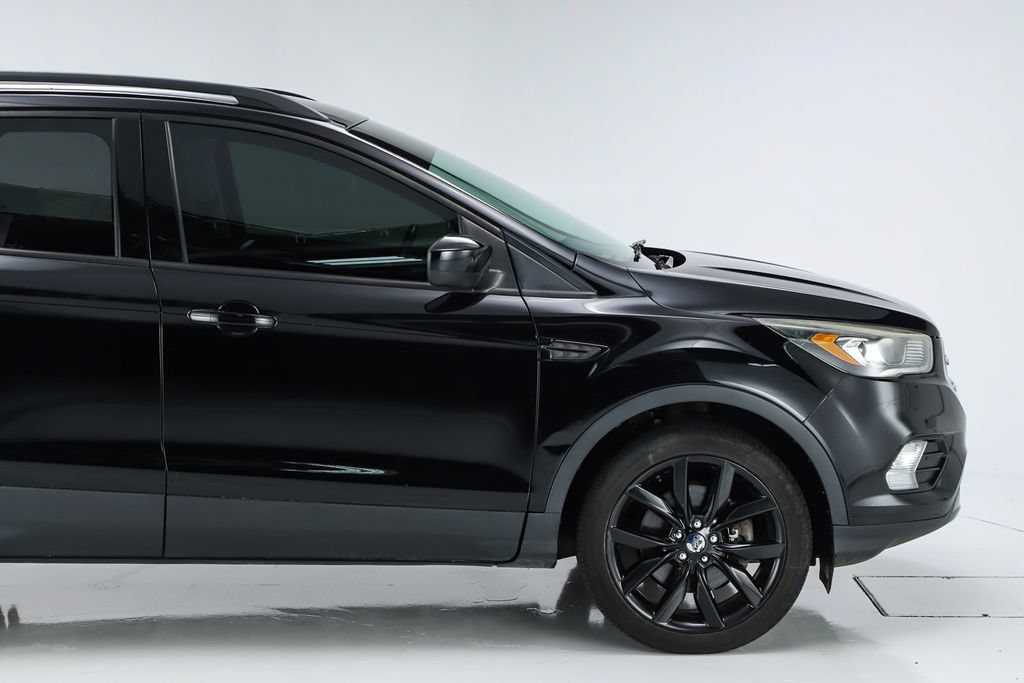 Used 2017 Ford Escape SE w/ Equipment Group 201A AWD/4WD image 13