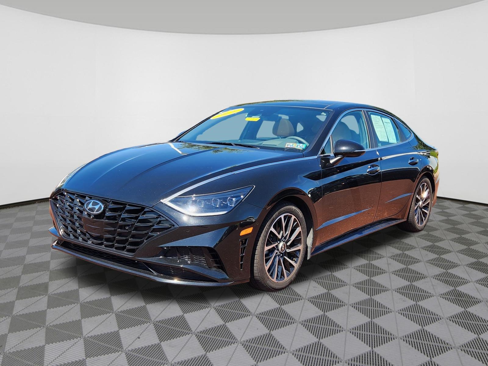Certified 2021 Hyundai Sonata Limited FWD image 2