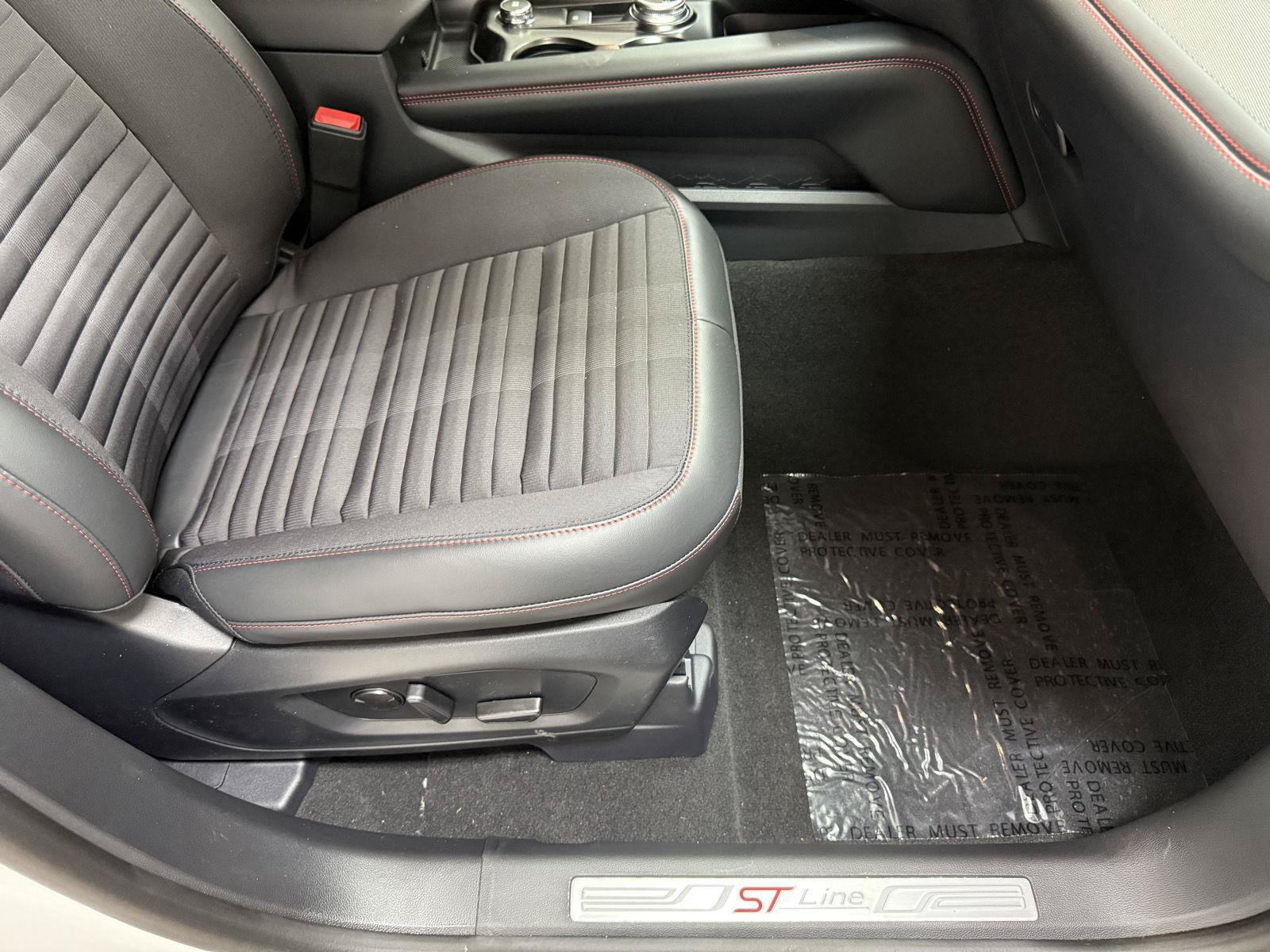 New 2026 Ford Explorer ST-Line w/ ST-Line Street Pack AWD/4WD image 32