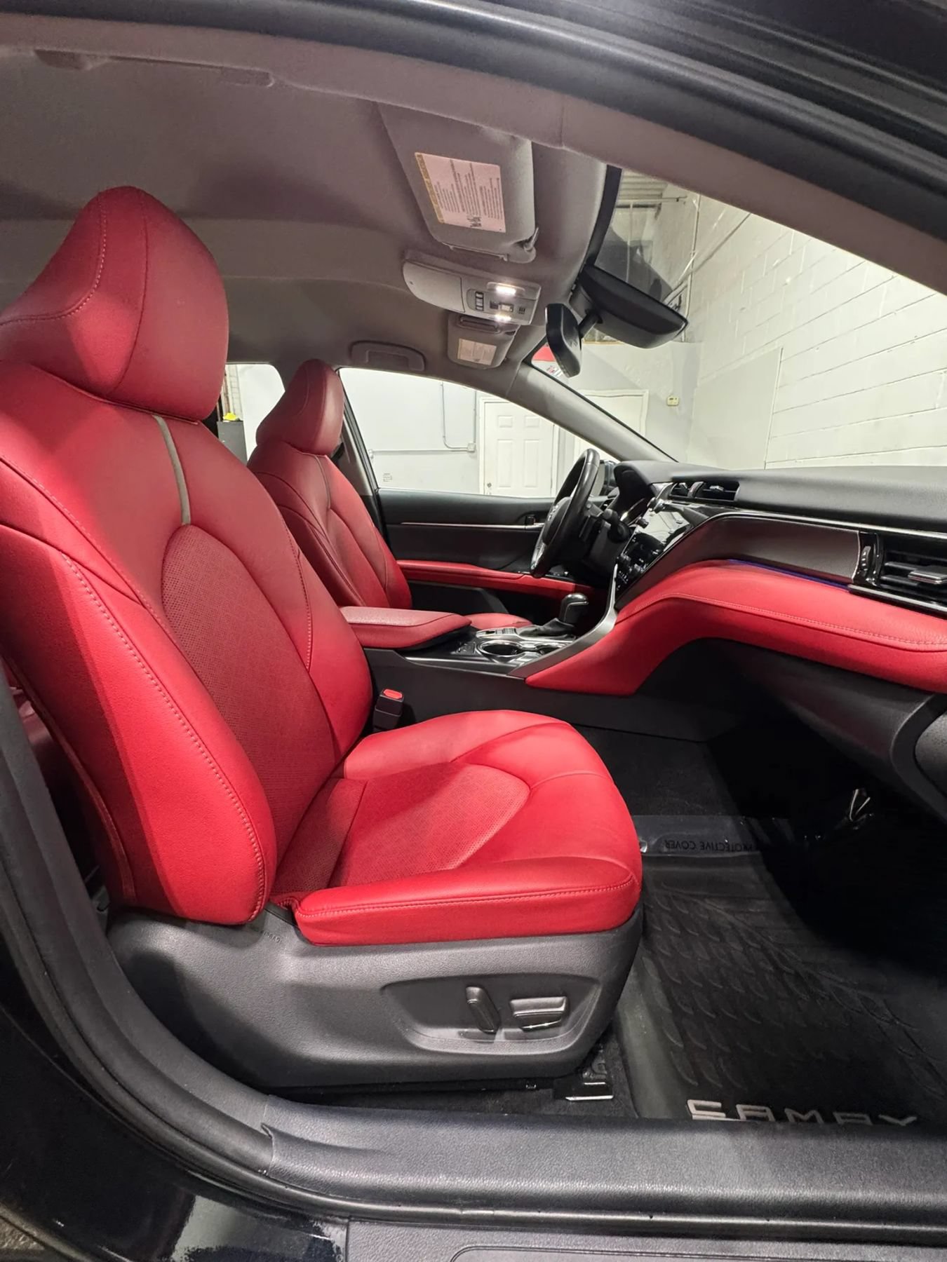 Used 2020 Toyota Camry XSE AWD/4WD image 31