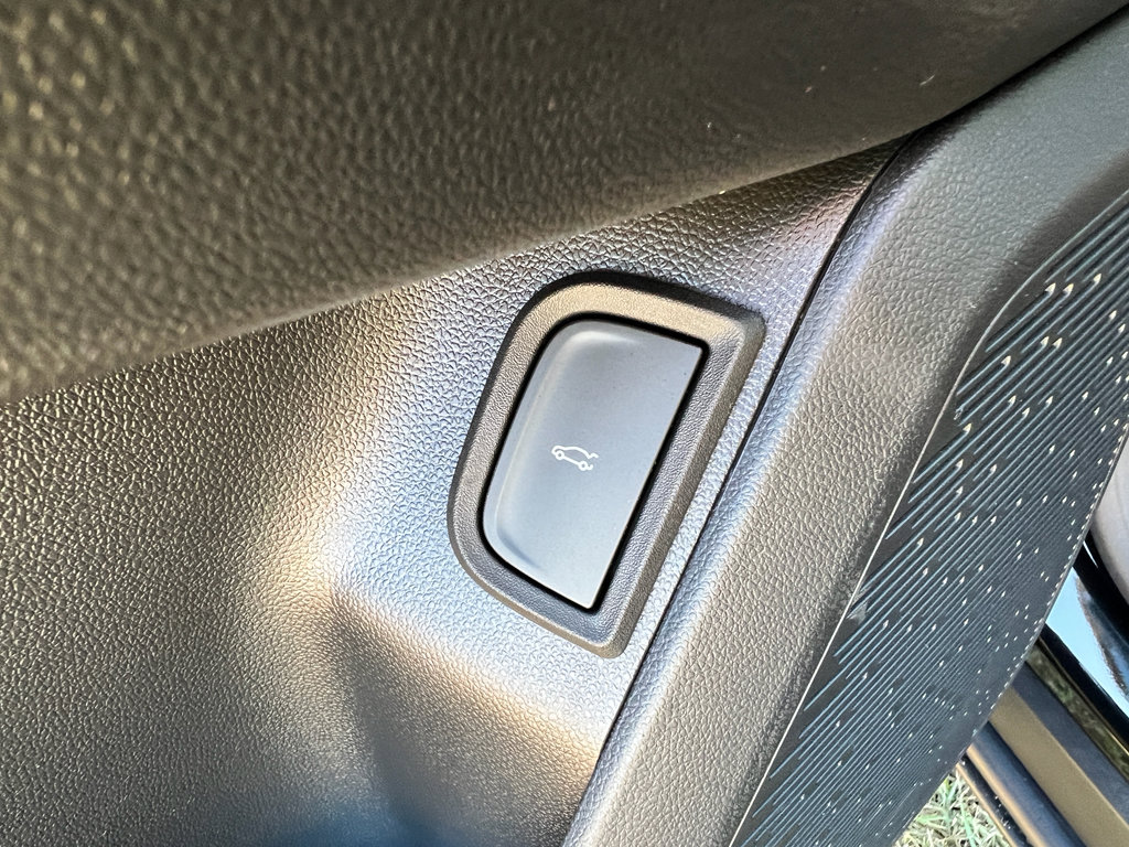 New 2026 Chevrolet Equinox ACTIV w/ Convenience Package III image 15