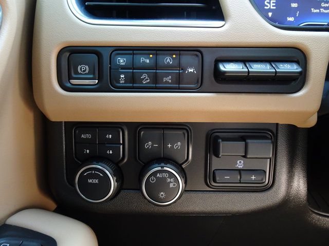 Used 2024 Chevrolet Suburban Premier w/ Advanced Technology Package AWD/4WD image 25