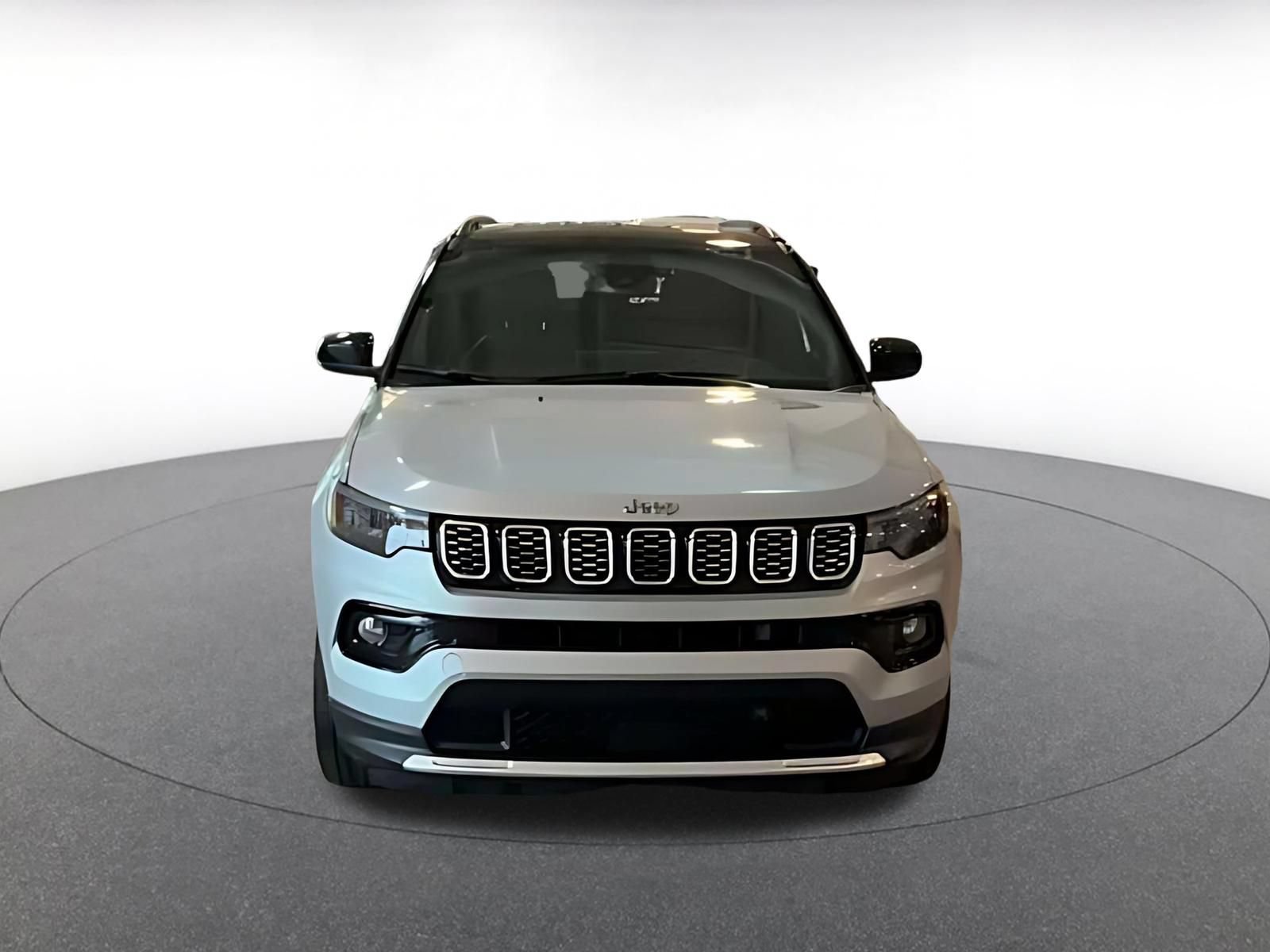 Used 2025 Jeep Compass Limited AWD/4WD image 4