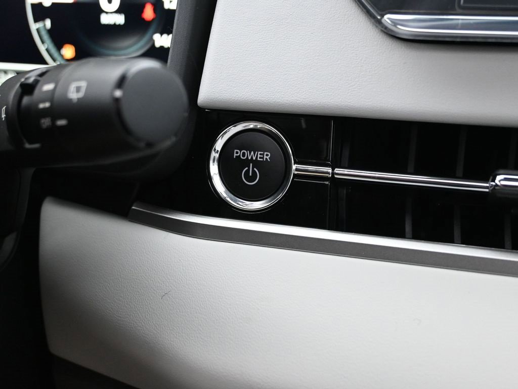 New 2025 Mitsubishi Outlander SEL image 25