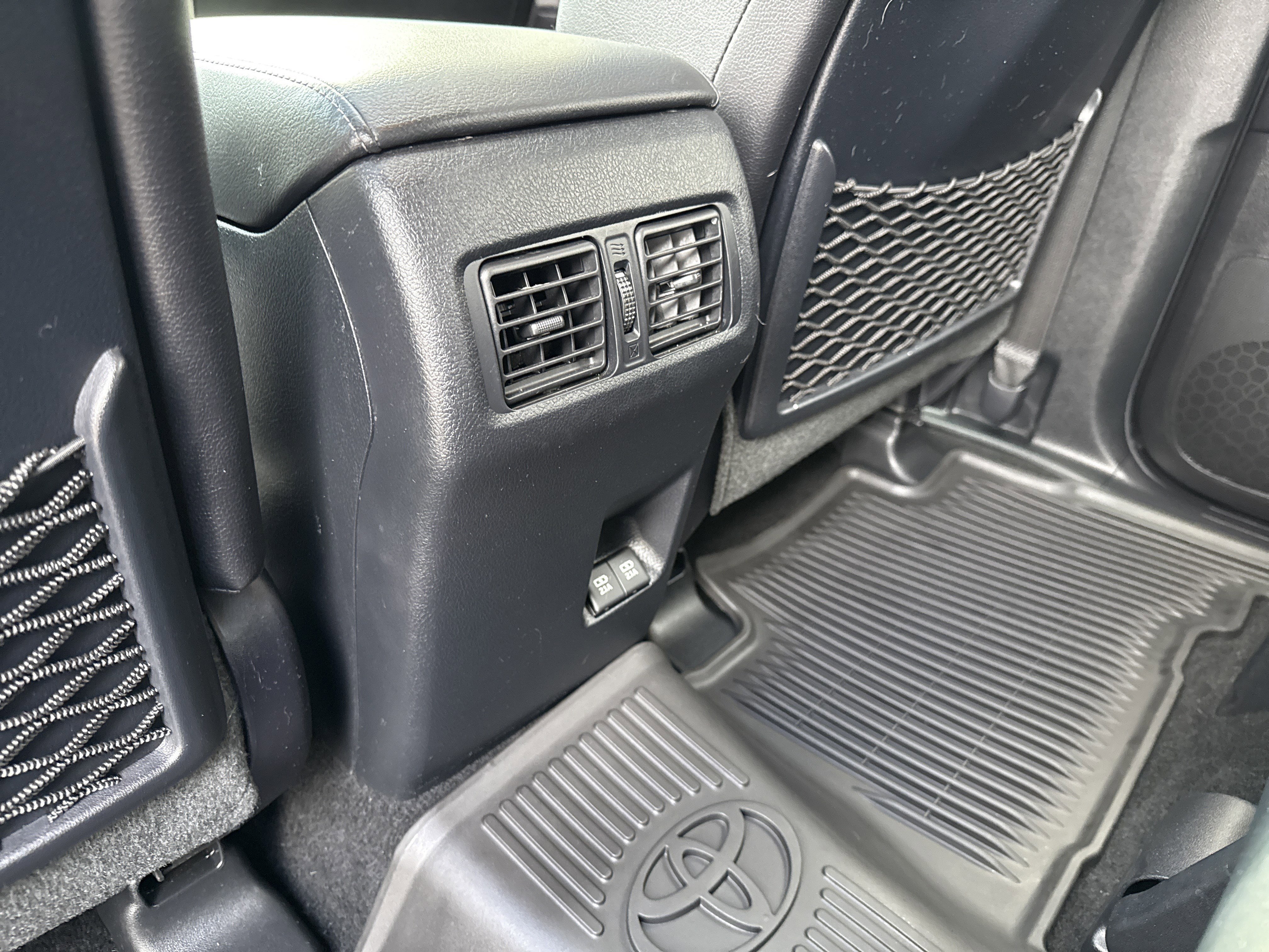 Used 2022 Toyota 4Runner Limited image 35