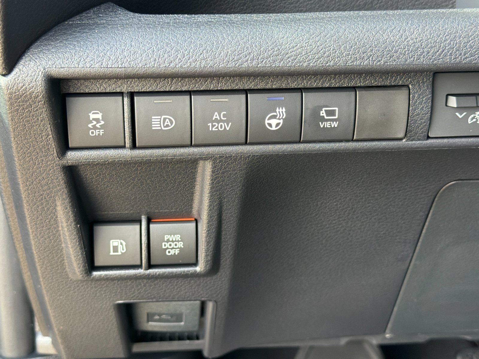 New 2026 Toyota Sienna Platinum AWD/4WD image 24