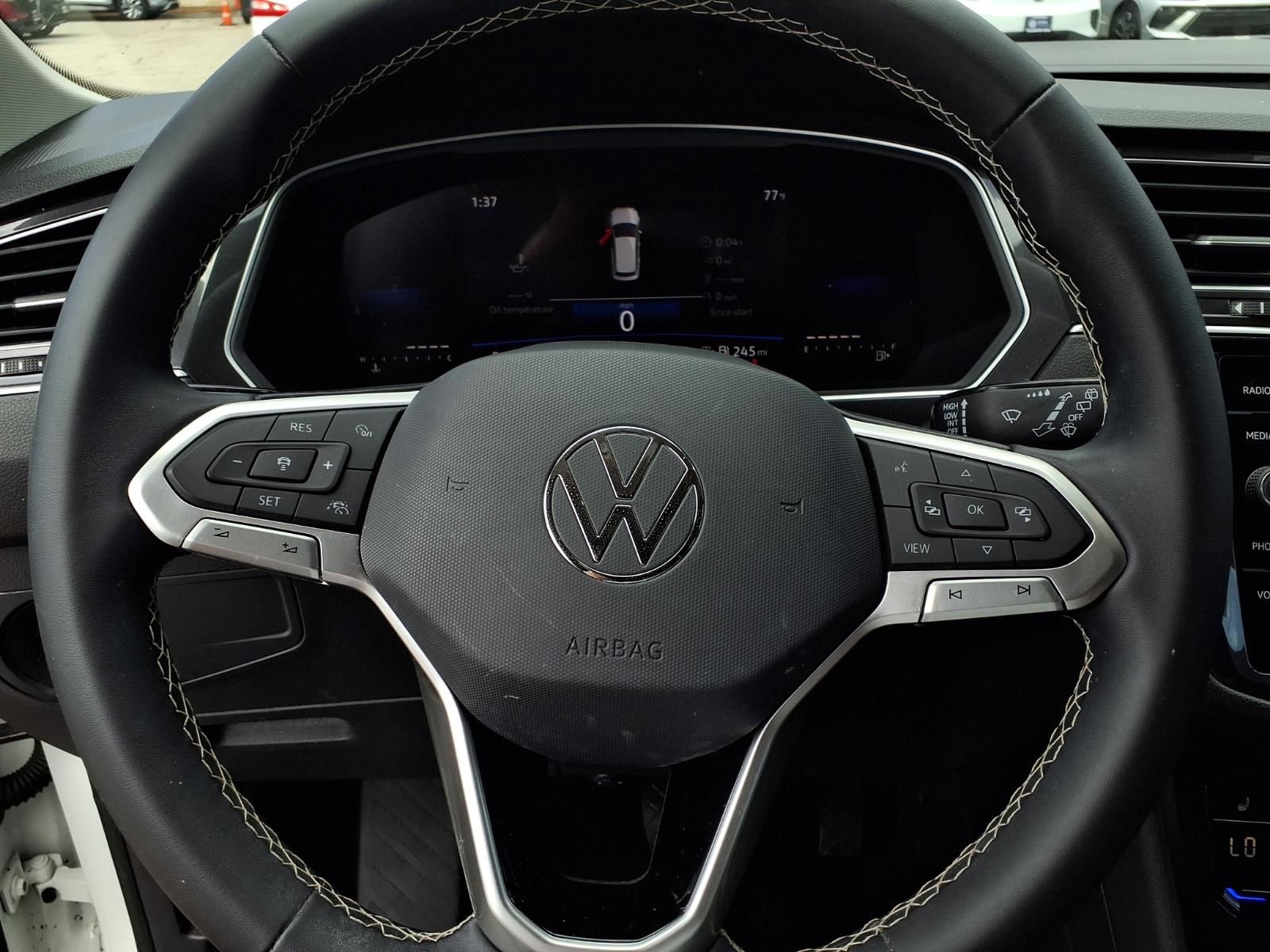 Certified 2023 Volkswagen Tiguan SE FWD image 13