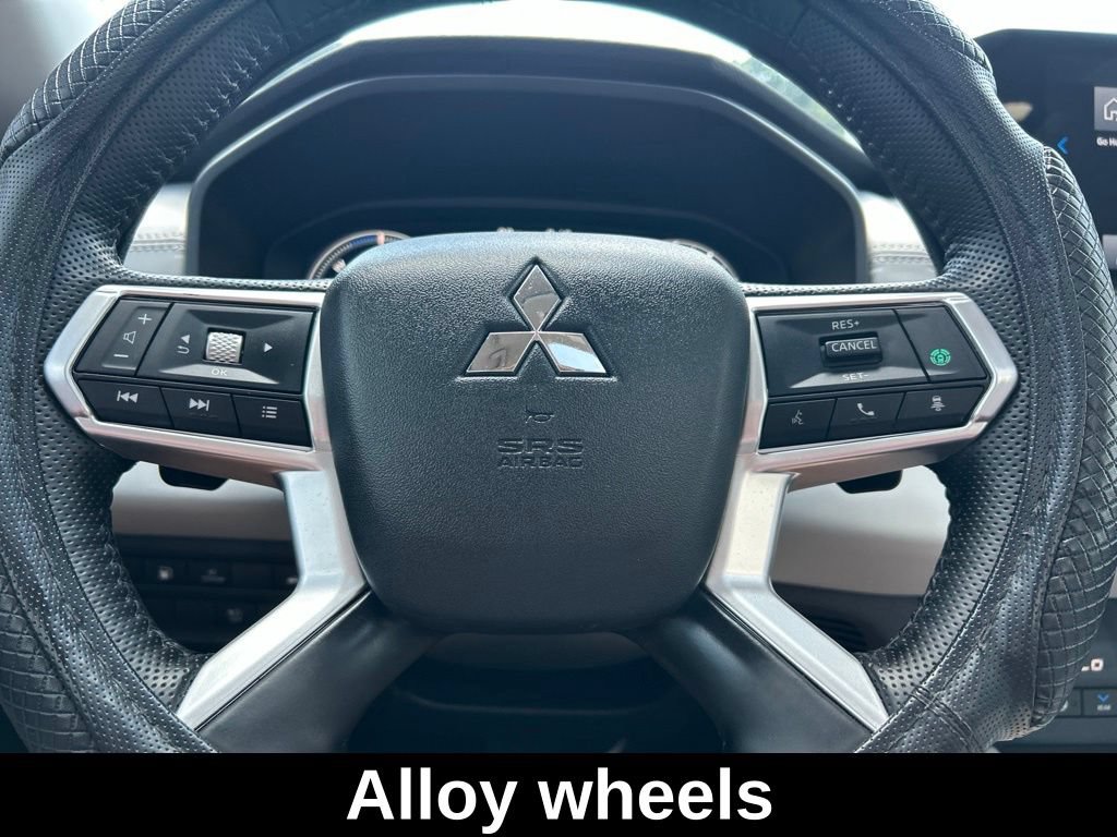 Used 2025 Mitsubishi Outlander 4WD Plug-In Hybrid image 18