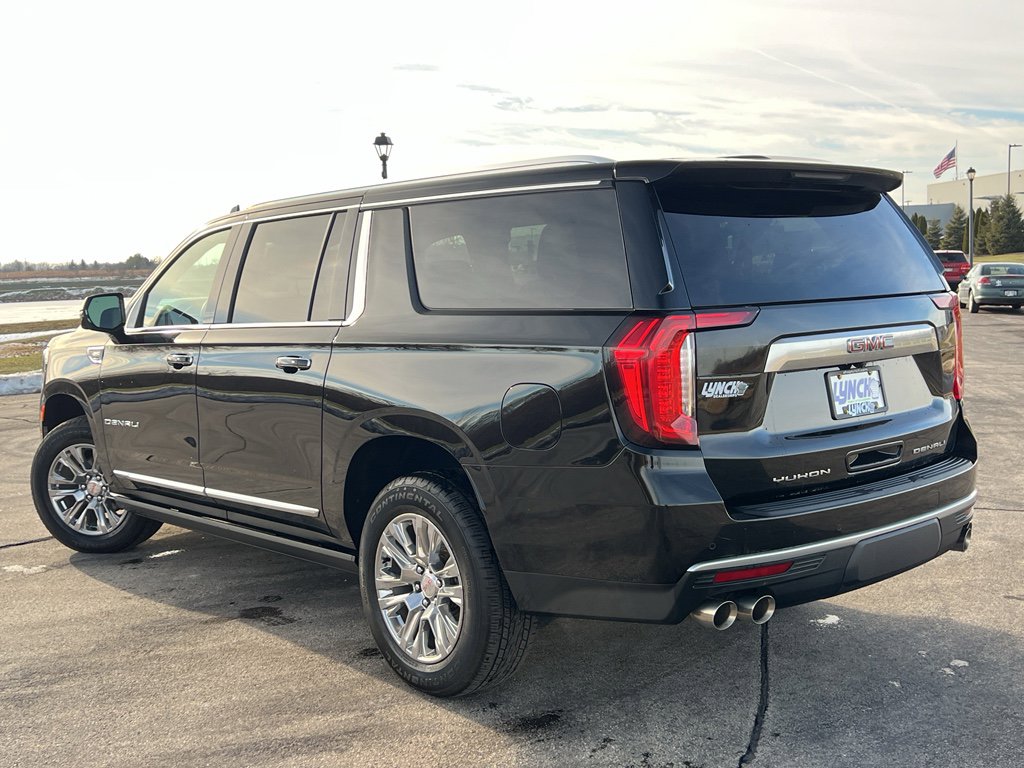 Used 2023 GMC Yukon XL Denali image 2