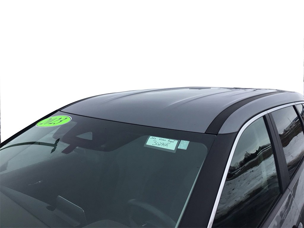Used 2023 Nissan Rogue SV image 12