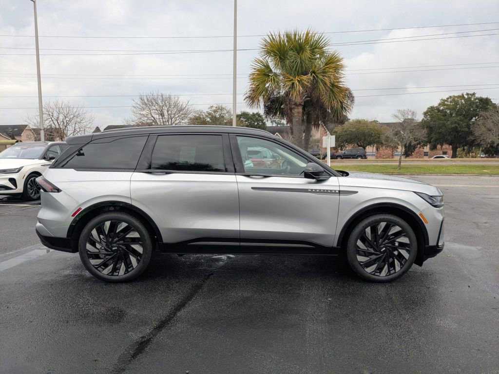 New 2026 Lincoln Nautilus Reserve AWD/4WD image 3