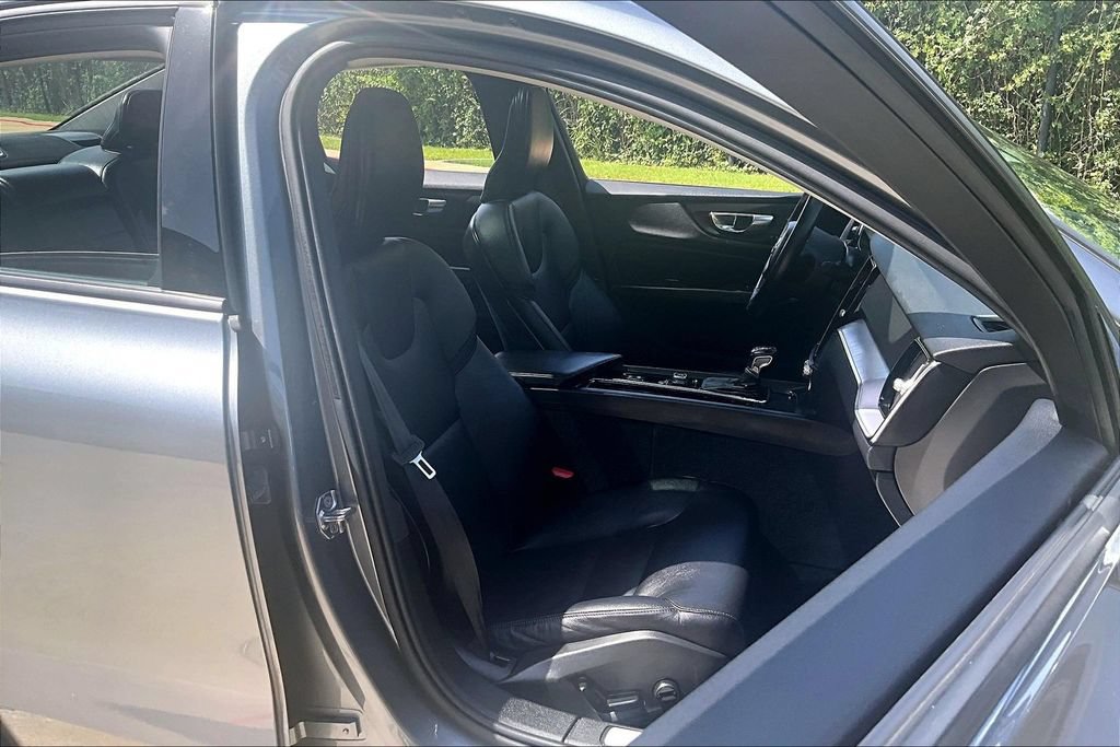 Used 2020 Volvo S60 T5 Momentum FWD image 7