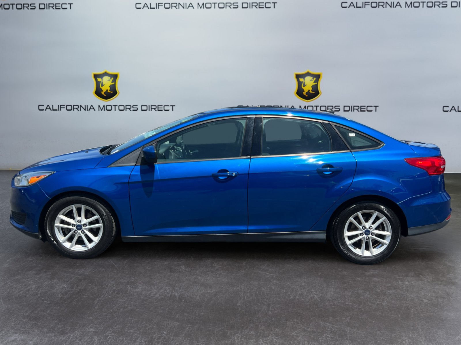 Used 2018 Ford Focus SE FWD image 2