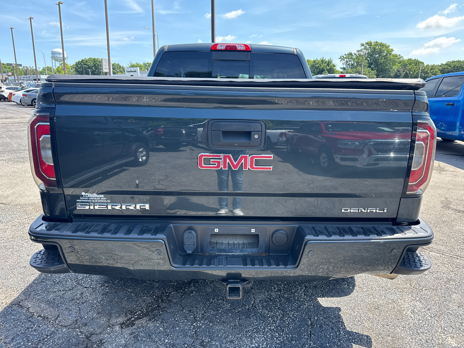 Used 2017 GMC Sierra 1500 Denali w/ Denali Ultimate Package AWD/4WD image 4