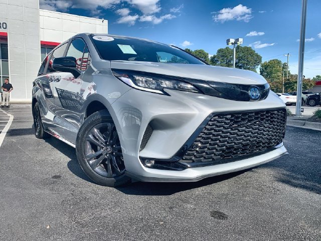 Certified 2025 Toyota Sienna XSE w/ XSE Premium Package AWD/4WD image 2