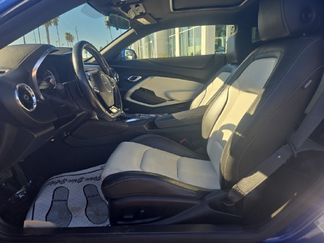 Used 2021 Chevrolet Camaro LT w/ RS Package RWD image 9
