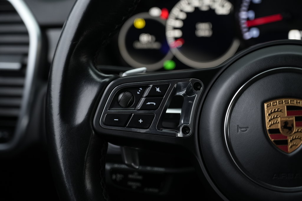 Used 2019 Porsche Cayenne Turbo AWD/4WD image 57