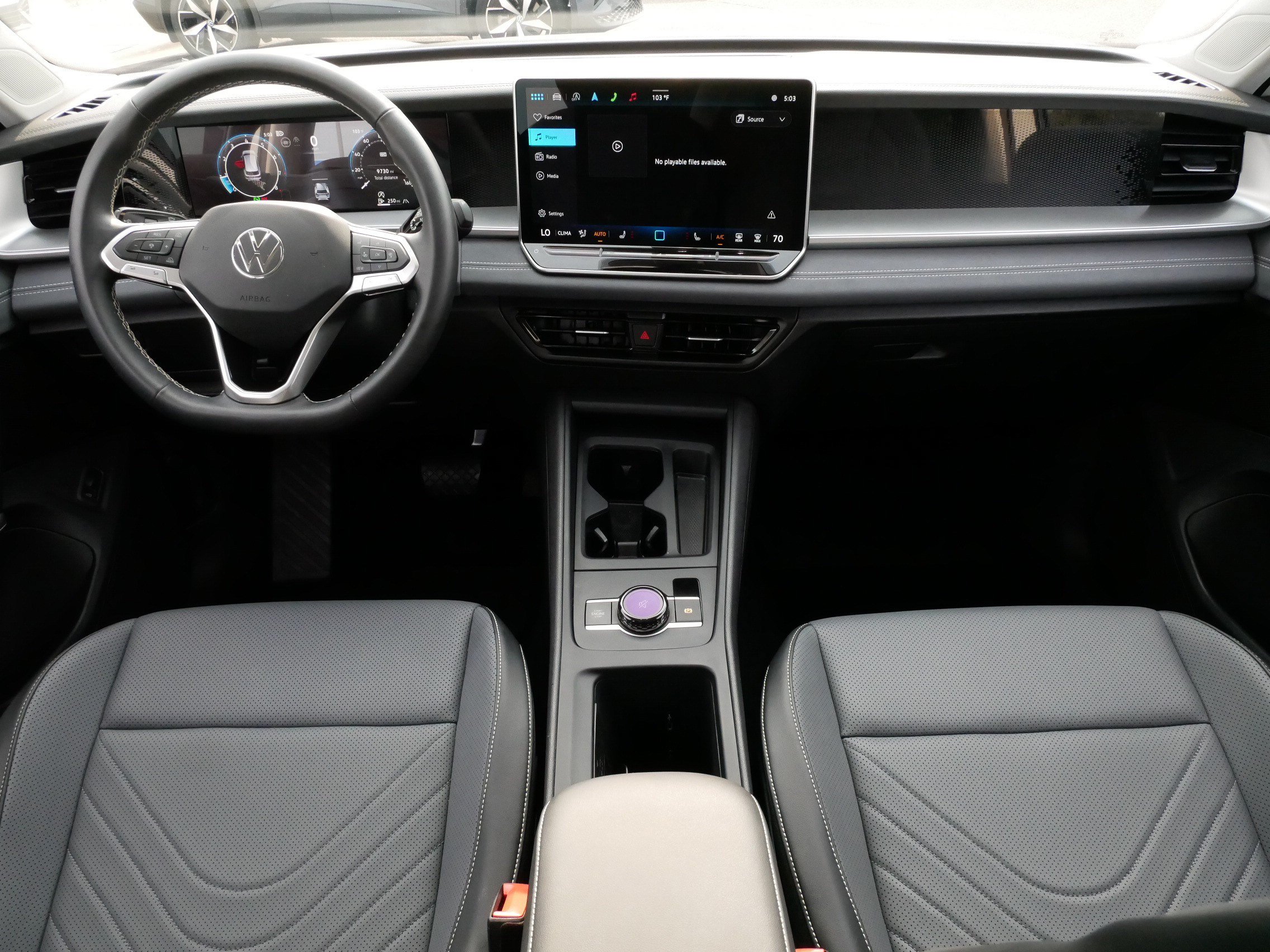 Used 2025 Volkswagen Tiguan SE w/ Panoramic Sunroof Package AWD/4WD image 10