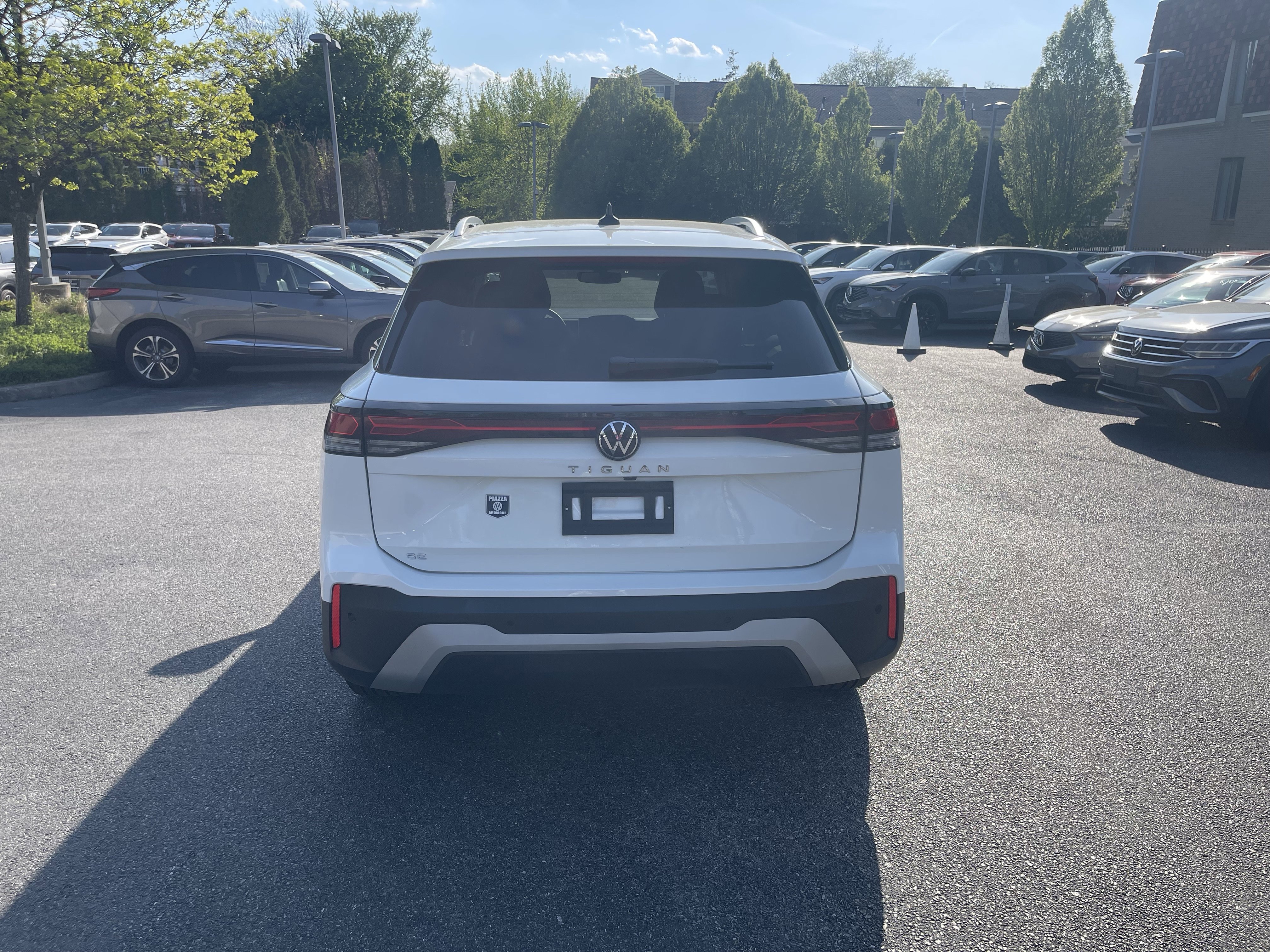 Used 2025 Volkswagen Tiguan SE FWD image 6