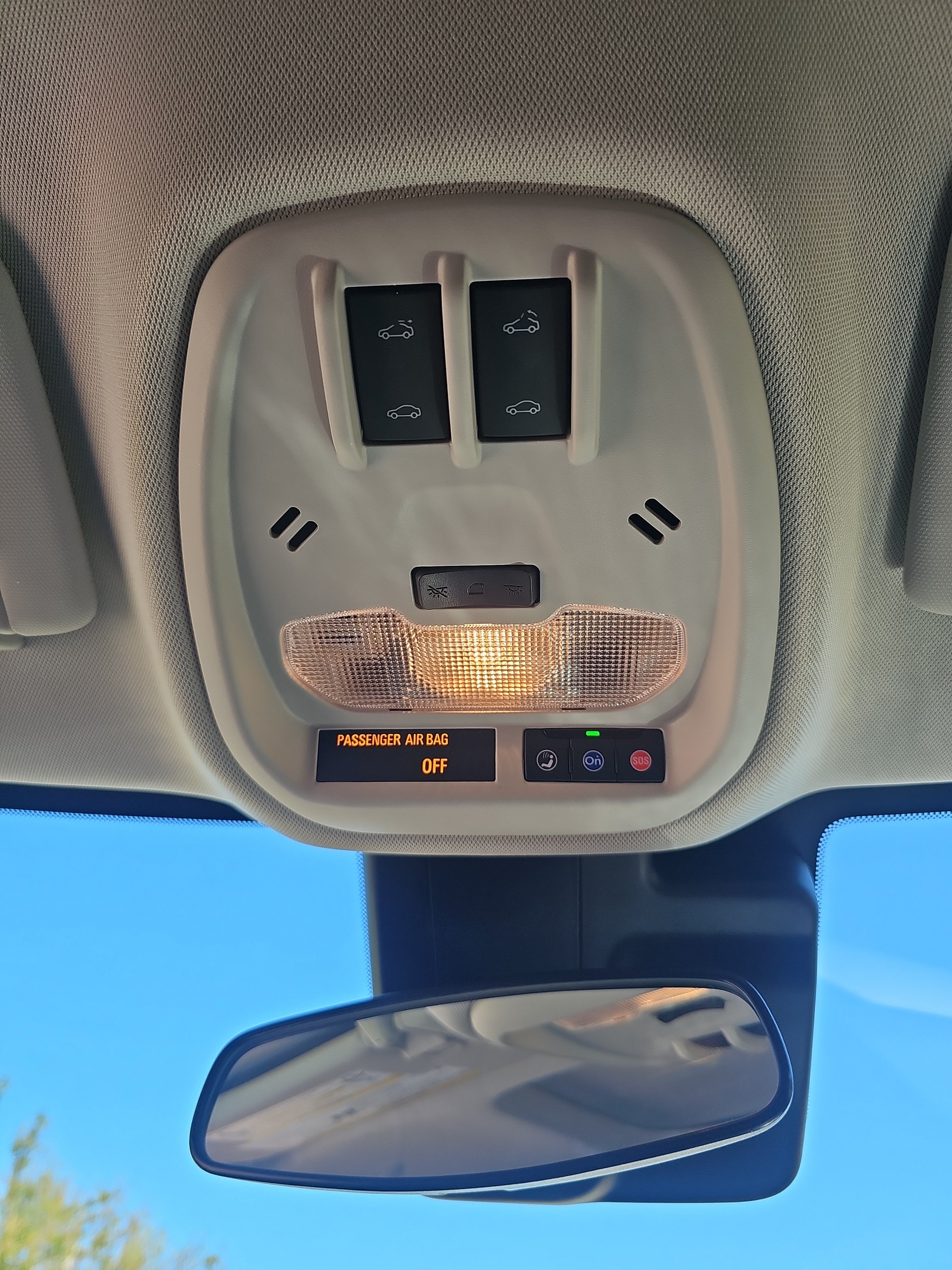 Used 2024 Chevrolet Trax LT w/ Sunroof Package FWD image 31