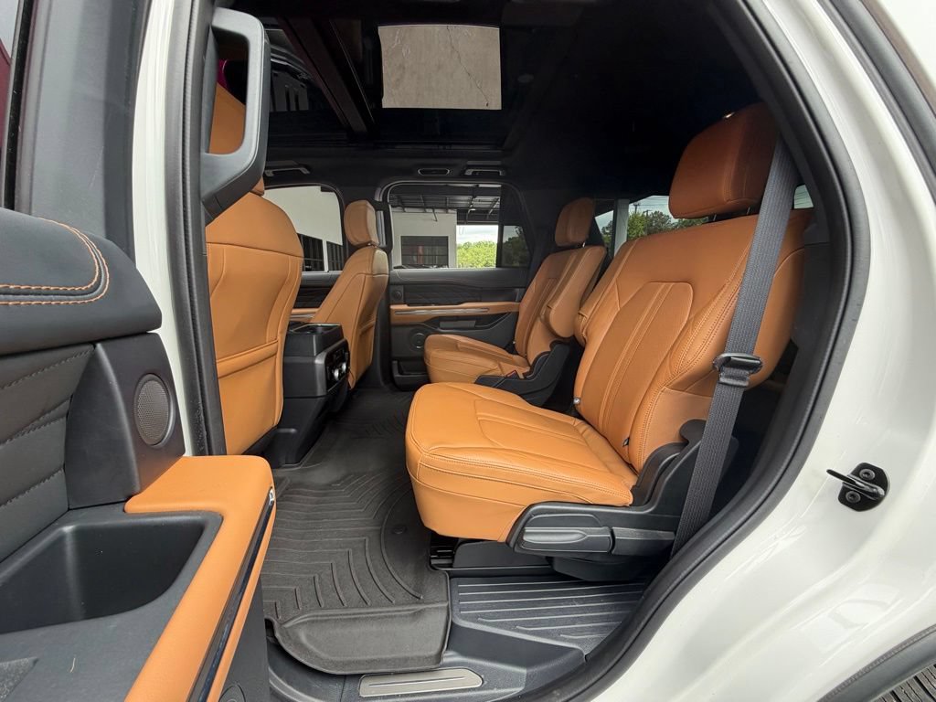 Used 2022 Ford Expedition Platinum AWD/4WD image 29