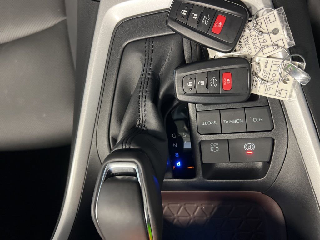 Used 2025 Toyota RAV4 Limited image 20