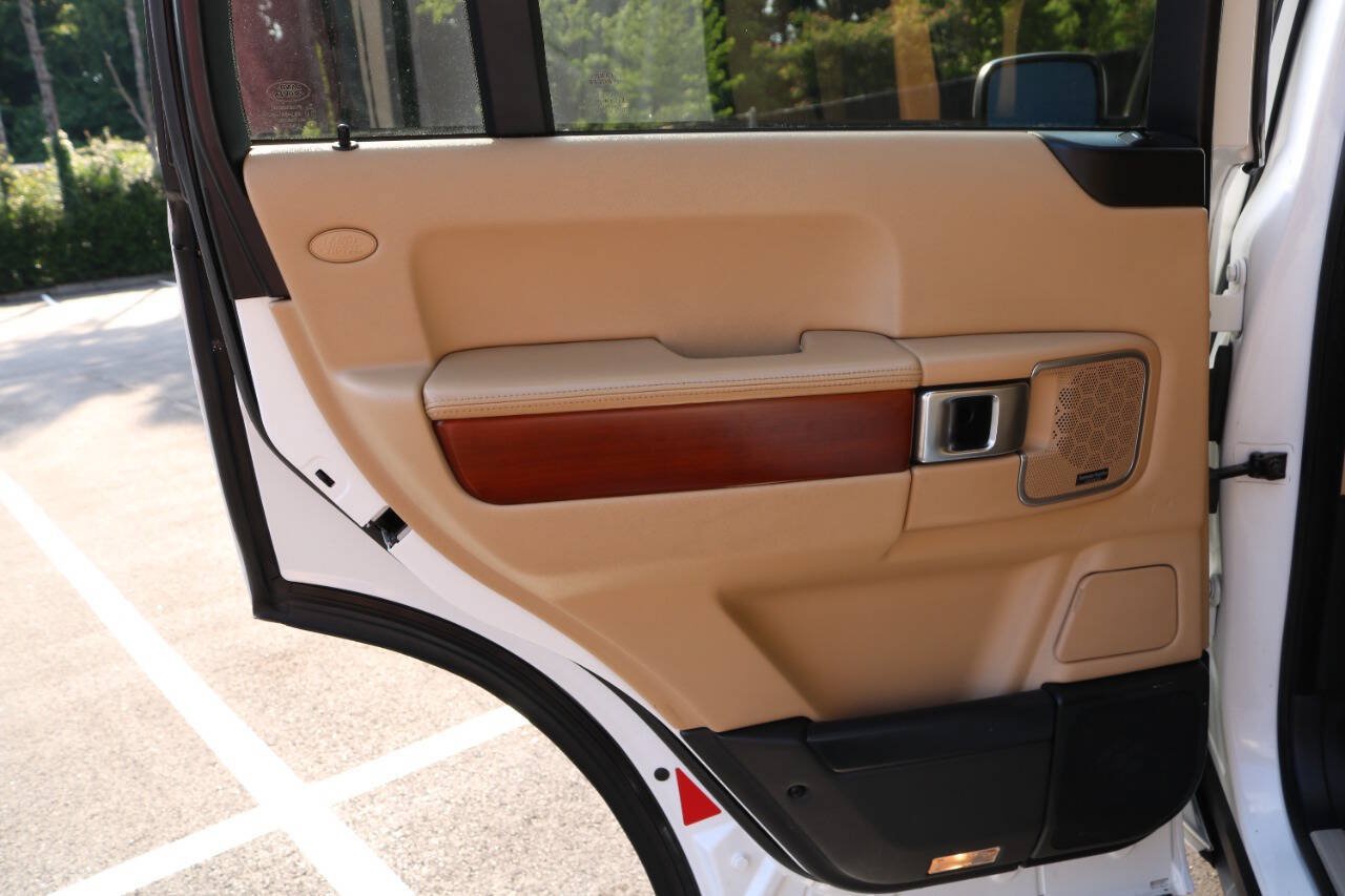 Used 2011 Land Rover Range Rover HSE AWD/4WD image 49