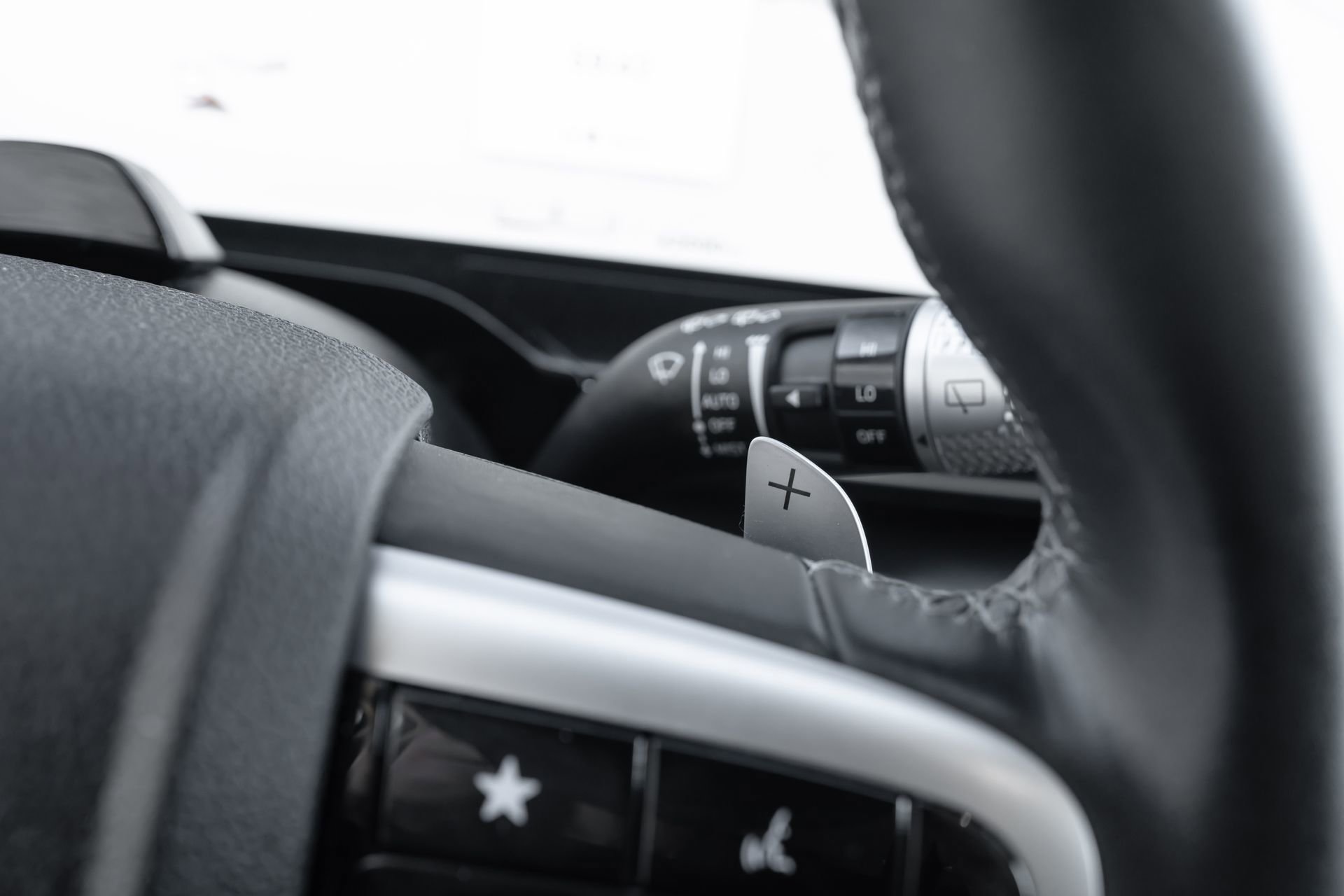 Used 2025 Genesis GV80 2.5T Standard image 19