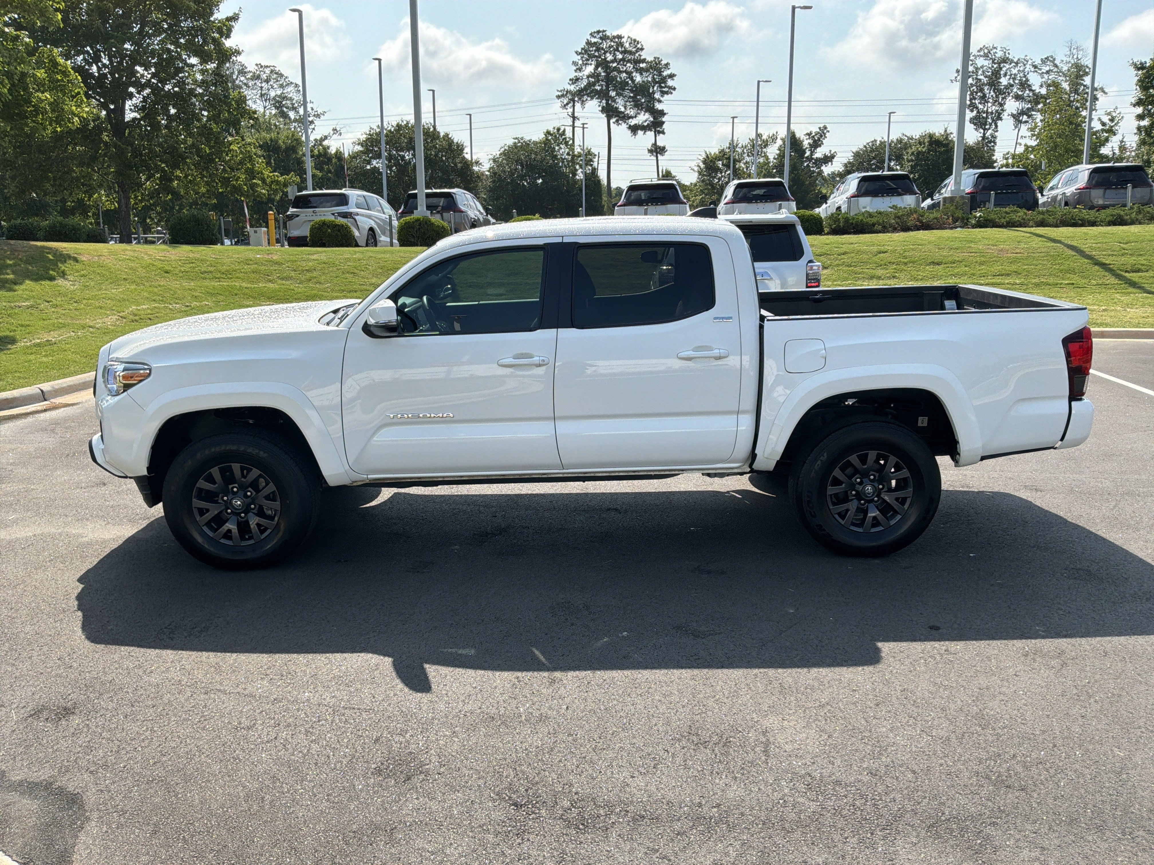 Used 2023 Toyota Tacoma SR5 w/ Technology Package RWD image 7