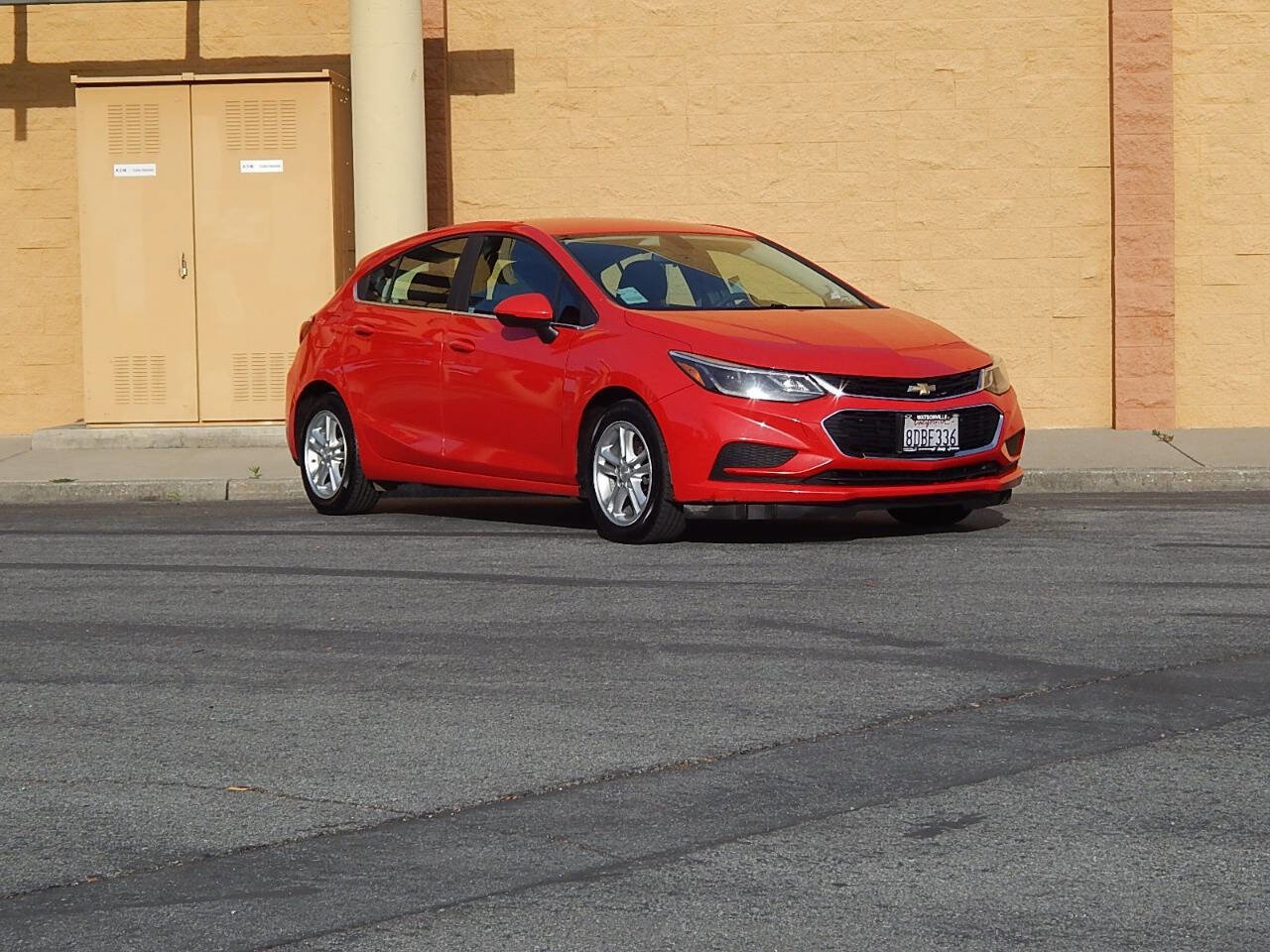 Used 2017 Chevrolet Cruze LT w/ Convenience Package FWD image 7