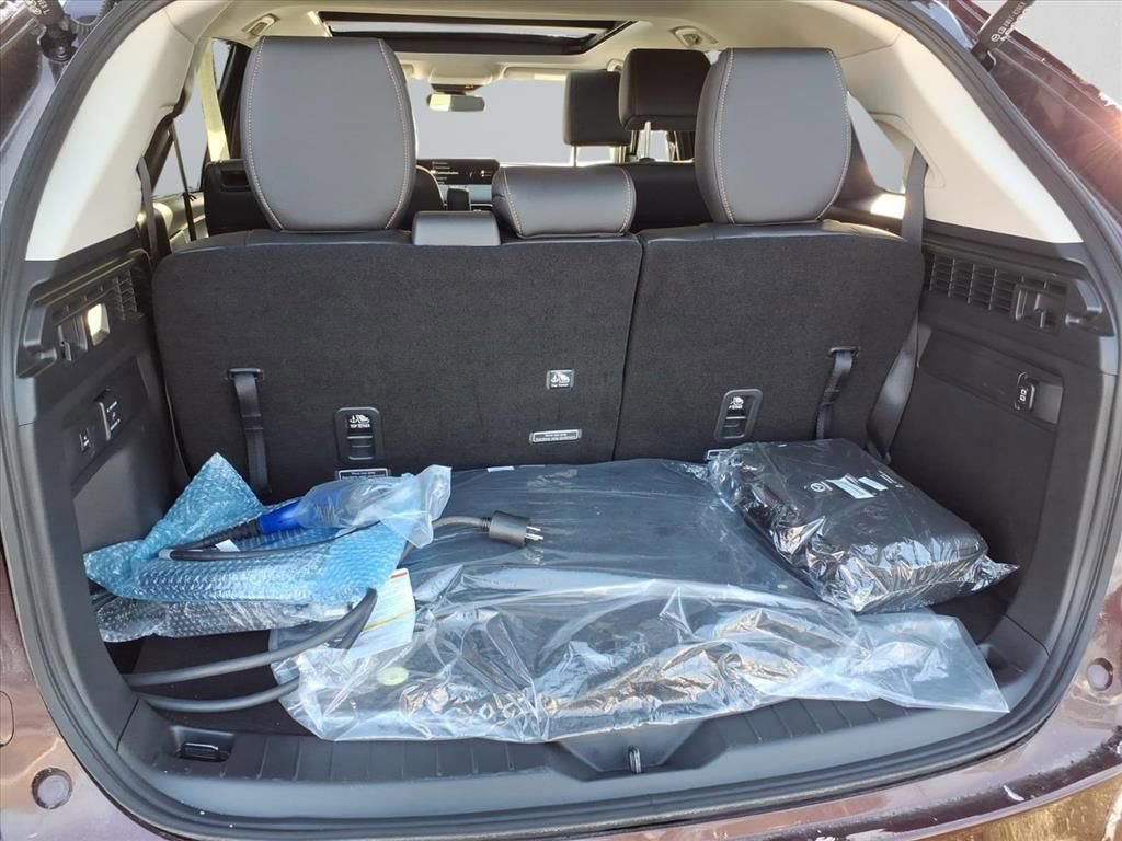 Certified 2025 MAZDA CX-90 Plug-In Hybrid w/Premium Sport image 9